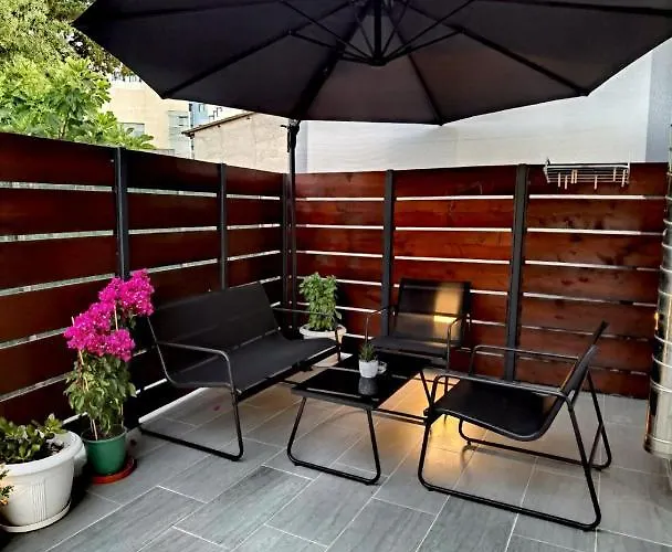 Elia Room & Garden II